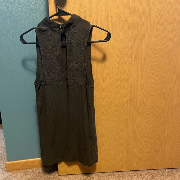 Candie’s High Neck Tank. Size Medium. - Picture 1 of 2